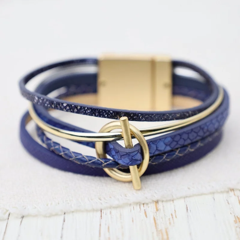 Matte Gold Cirlce Bar Blue Bracelet