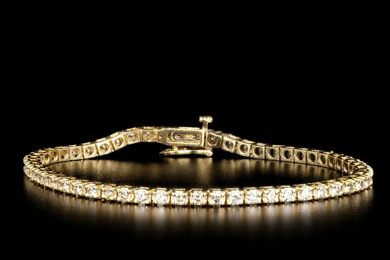 Modern 14K Yellow Gold 2 Carat Round Brilliant Cut Diamond Tennis Bracelet